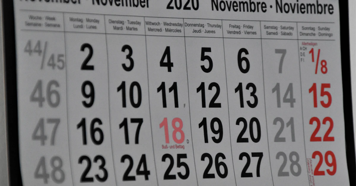 Calendário mostrando contagem regressiva de dias para uma data importante