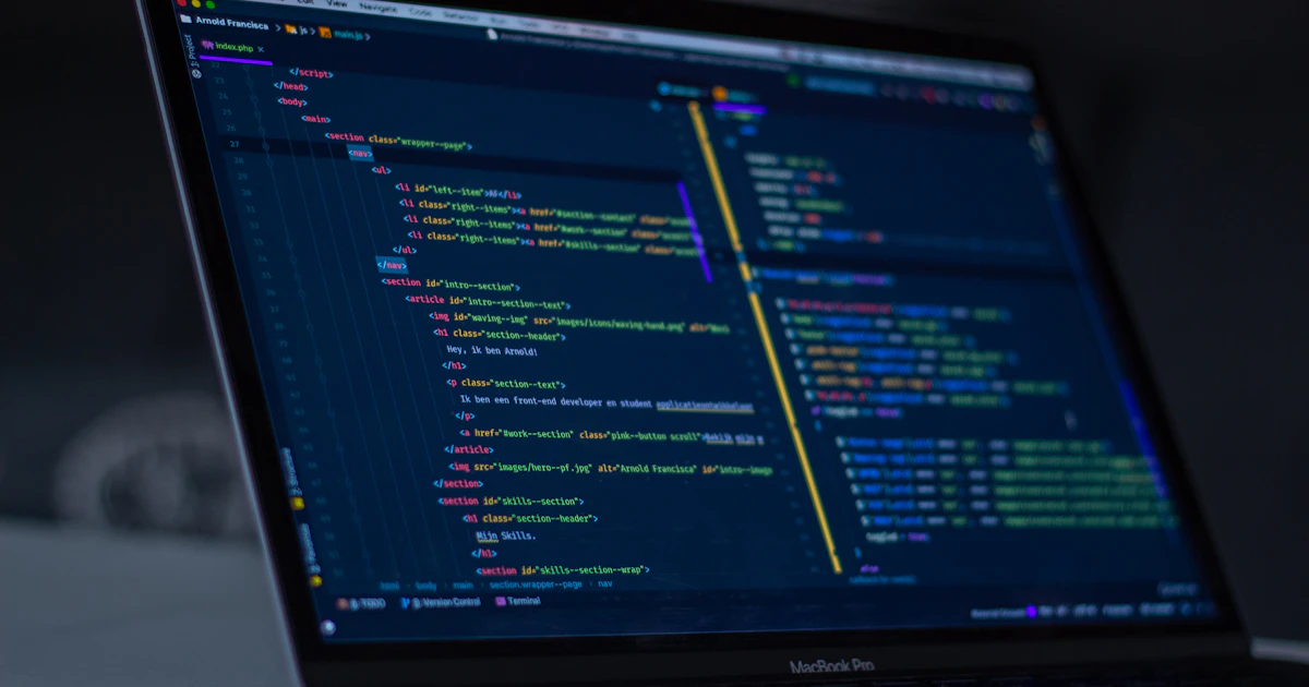 Desenvolvedor testando formulário com dados fictícios de CNPJ em sistema web